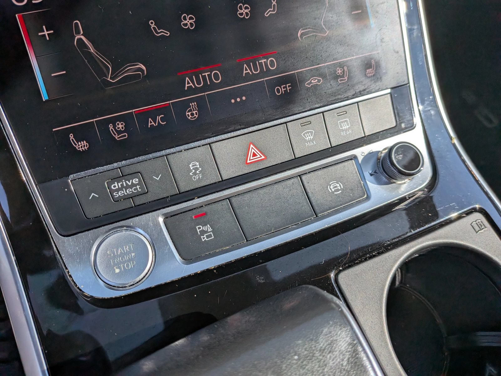 Used 2019 Audi Q8 Premium Plus w/ Premium Plus AWD/4WD image 64