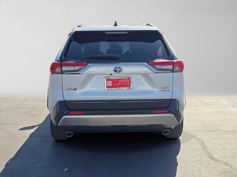 Used 2023 Toyota RAV4 XSE AWD/4WD image 4