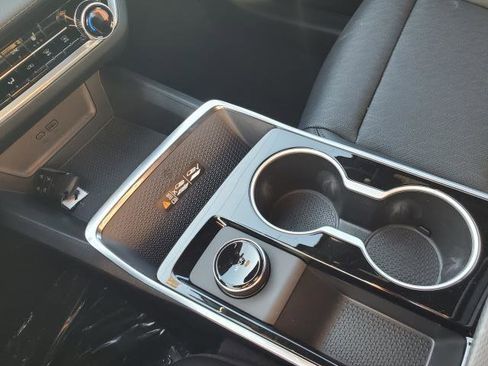 New 2026 Chevrolet Equinox LT w/ Convenience Package II image 18