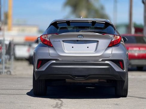 Used 2018 Toyota C-HR XLE FWD image 15