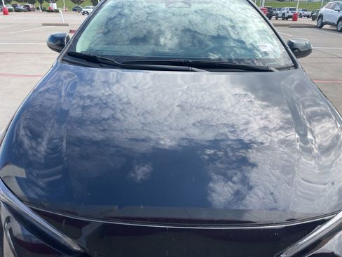 Used 2025 Toyota Corolla LE FWD image 3