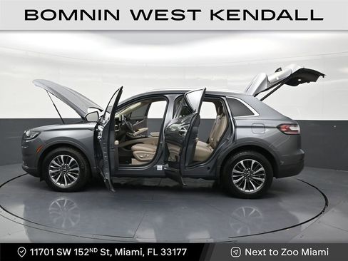 Used 2023 Lincoln Nautilus AWD w/ Premium Package image 30