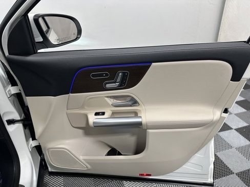 Used 2025 Mercedes-Benz GLA 250 4MATIC image 30