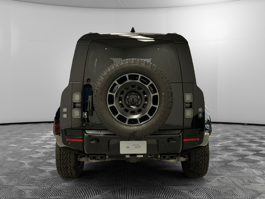 New 2026 Land Rover Defender 110 OCTA AWD/4WD image 4
