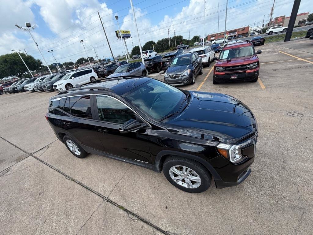 Used 2023 GMC Terrain SLE w/ Driver Convenience Package FWD image 4