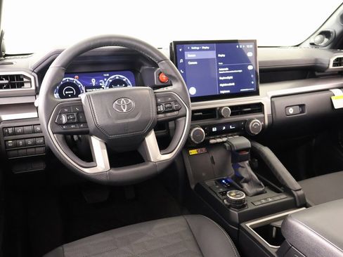 Used 2025 Toyota 4Runner TRD Off-Road Premium image 2
