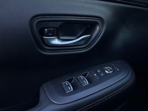 Used 2025 Honda HR-V Sport image 19