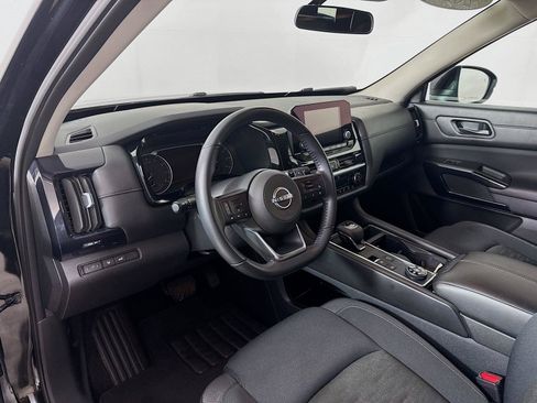 Used 2025 Nissan Pathfinder SV AWD/4WD image 23