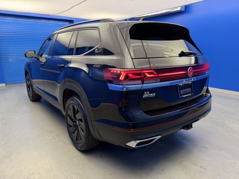 Used 2026 Volkswagen Atlas SE w/ Panoramic Sunroof Package FWD image 5