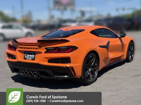 Used 2024 Chevrolet Corvette Z06 RWD image 12