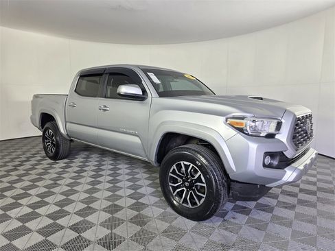 Used 2022 Toyota Tacoma SR5 image 2