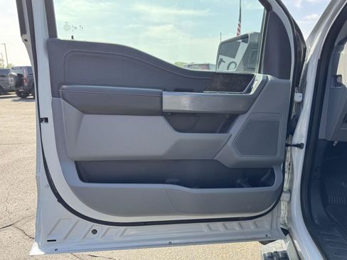 Used 2023 Ford F150 Lightning XLT AWD/4WD image 12