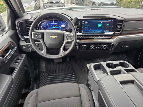Used 2025 Chevrolet Silverado 1500 LT w/ Convenience Package II image 18