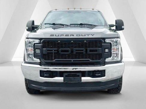Used 2019 Ford F250 XL w/ STX Appearance Package AWD/4WD image 2