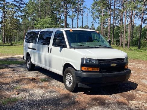 Used 2022 Chevrolet Express 3500 LS RWD image 1