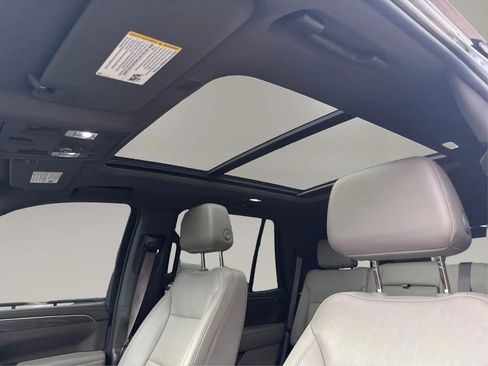 Used 2022 Chevrolet Tahoe LT w/ Luxury Package AWD/4WD image 23