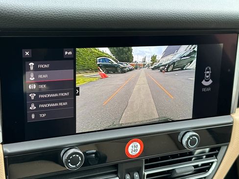 New 2026 Porsche Macan image 22