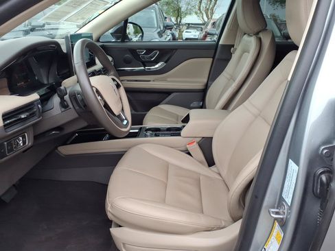 Used 2024 Lincoln Corsair Reserve FWD image 12
