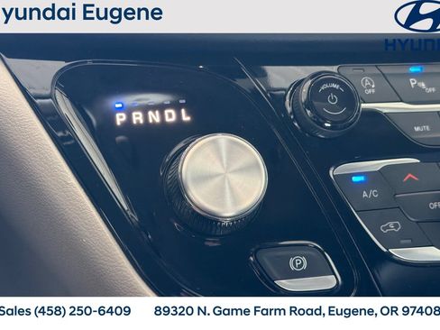 Used 2023 Chrysler Pacifica Touring-L FWD image 26