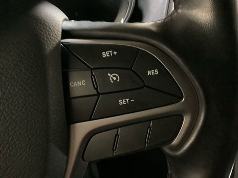 Used 2021 Jeep Grand Cherokee Laredo image 26