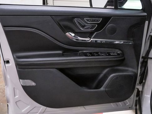 Used 2023 Lincoln Corsair FWD image 24