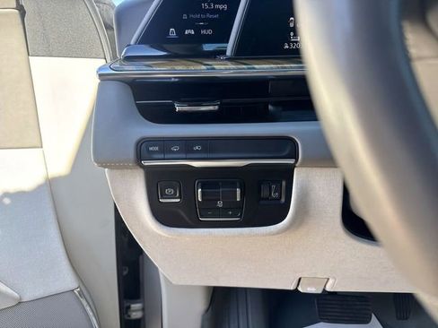 Used 2022 Cadillac Escalade Sport Platinum RWD image 12