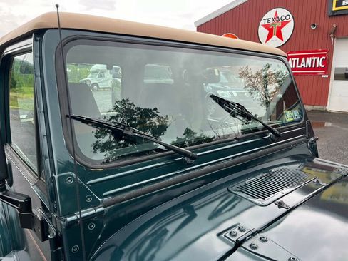 Used 1994 Jeep Wrangler S image 11