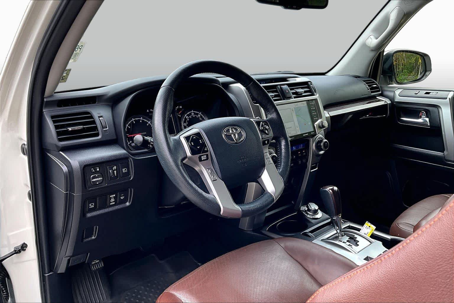 Used 2023 Toyota 4Runner Limited AWD/4WD image 18