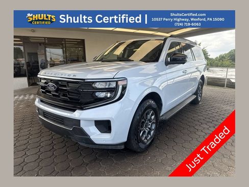 Used 2025 Ford Expedition Max Active AWD/4WD image 1