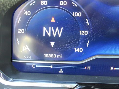 Used 2024 Chevrolet Silverado 1500 LT AWD/4WD image 24