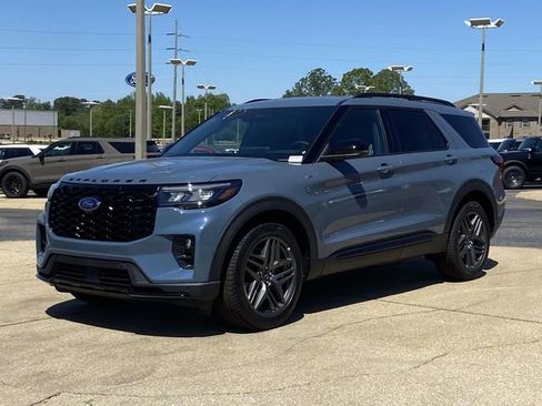 New 2026 Ford Explorer ST-Line w/ ST-Line Street Pack image 5