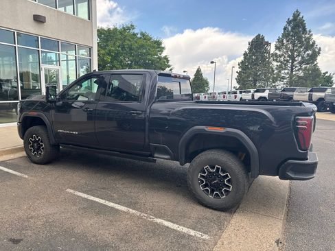 Used 2025 GMC Sierra 2500 AT4X AWD/4WD image 2
