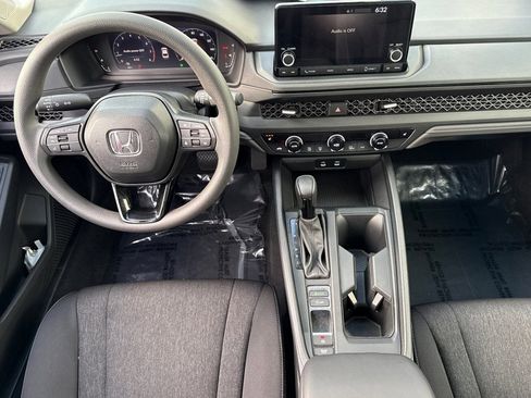 Certified 2025 Honda Accord SE image 26