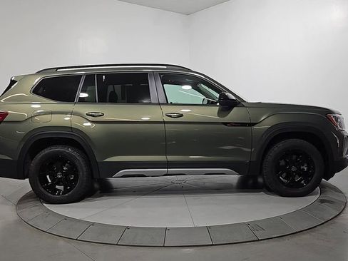 New 2026 Volkswagen Atlas Peak Edition image 6