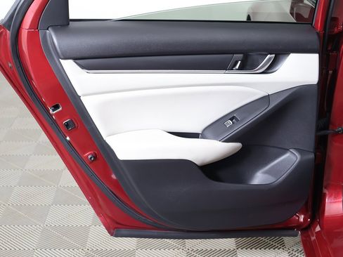 Used 2018 Honda Accord LX image 21