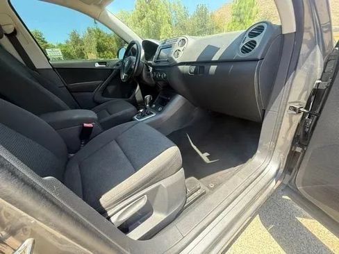 Used 2018 Volkswagen Tiguan Limited w/ Premium Package FWD image 10