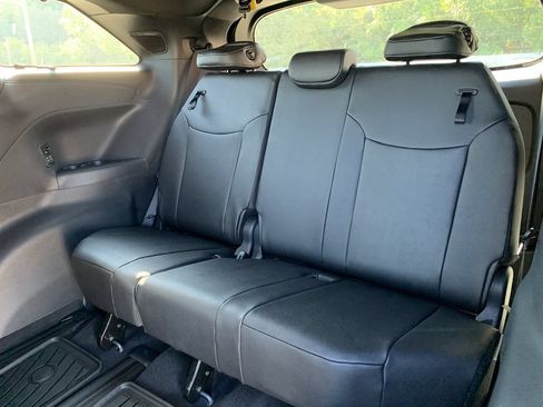 Used 2026 Toyota Sienna Platinum AWD/4WD image 19