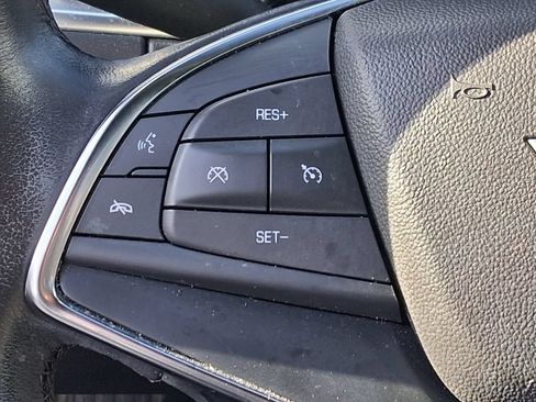 Used 2022 Cadillac XT5 Luxury w/ LPO, Premium Carpet Package FWD image 11