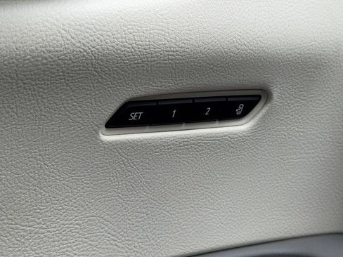 Used 2020 Cadillac XT6 Premium Luxury image 17