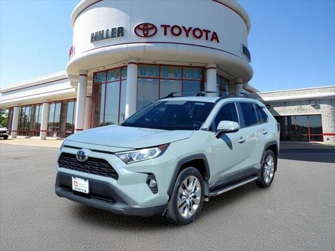 Certified 2021 Toyota RAV4 XLE Premium image 1
