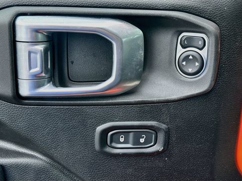 Certified 2023 Jeep Wrangler Unlimited AWD/4WD image 18