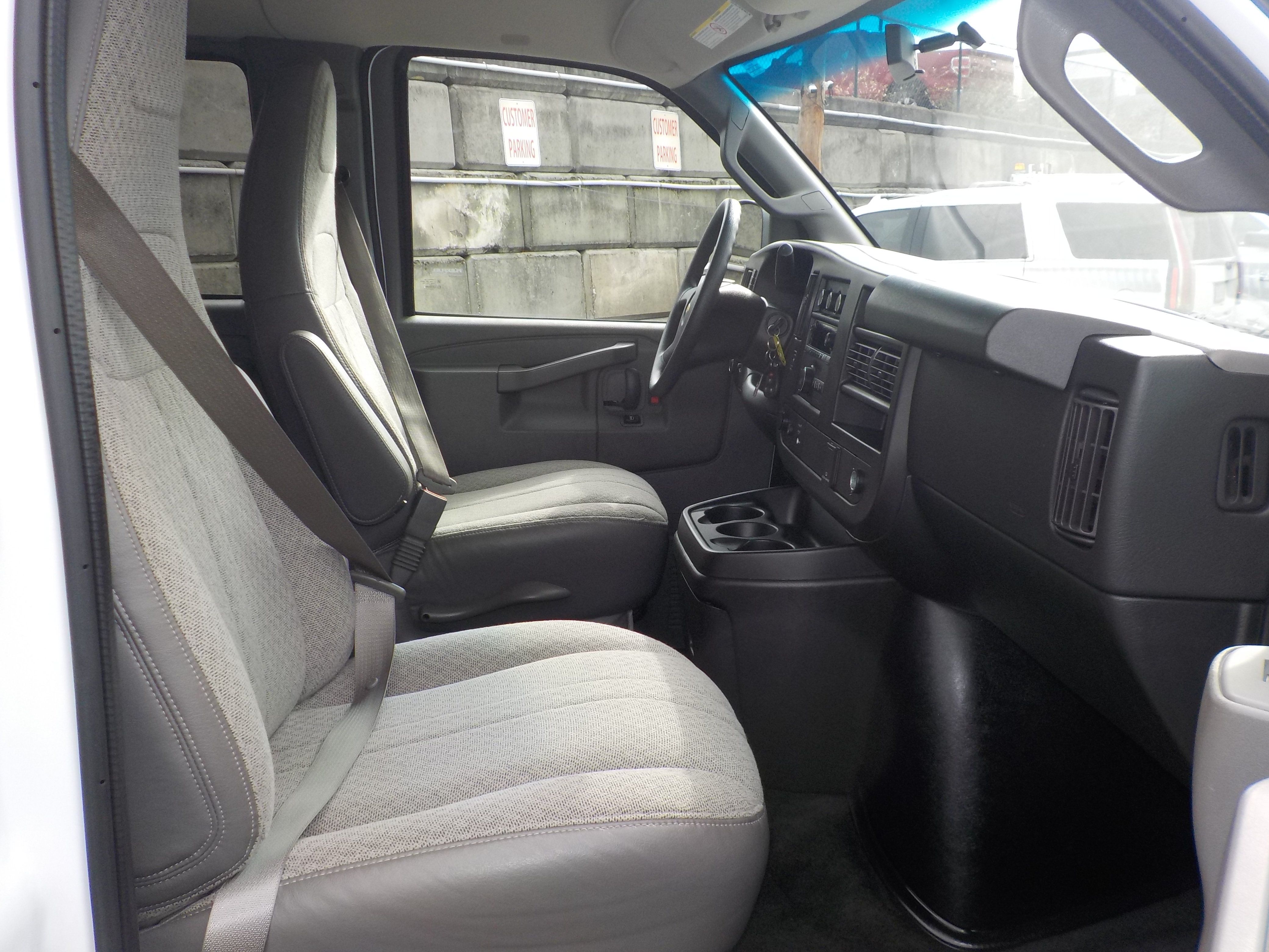 Used 2017 Chevrolet Express 3500 LT w/ LT Preferred Equipment Group RWD image 27