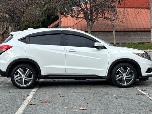 Used 2021 Honda HR-V EX image 3