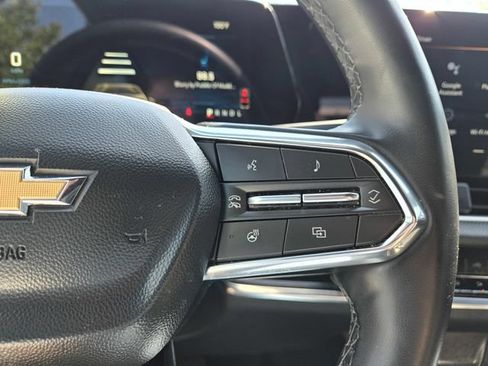 Used 2025 Chevrolet Equinox LT FWD image 22