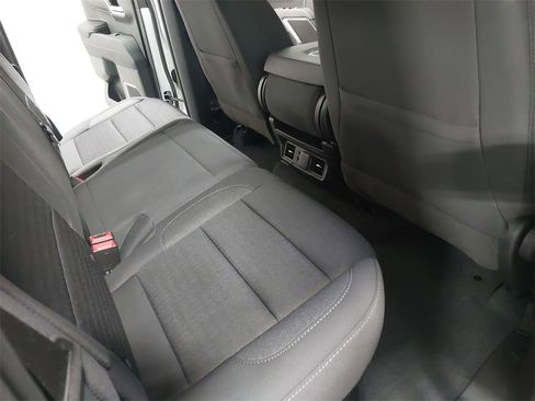 Used 2023 GMC Sierra 1500 SLE image 11