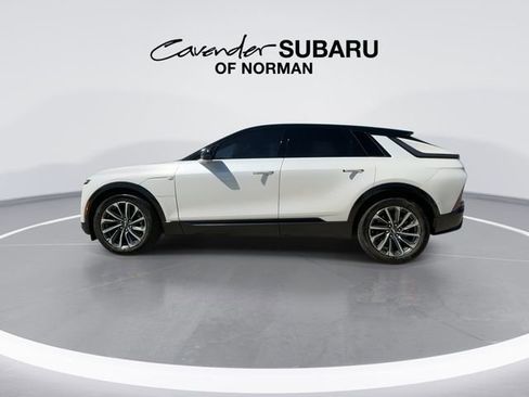 Used 2025 Cadillac Lyriq Sport AWD/4WD image 5