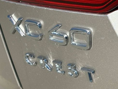 New 2026 Volvo XC60 T8 Ultra w/ Protection Package Premier image 9