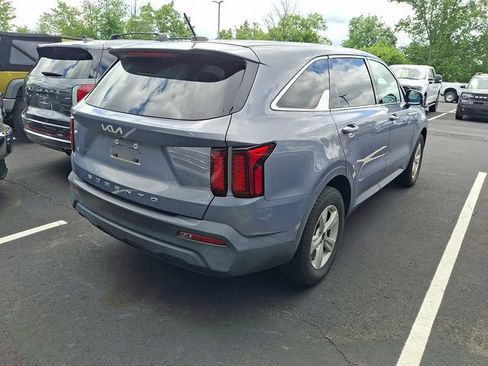 Used 2022 Kia Sorento LX FWD image 8