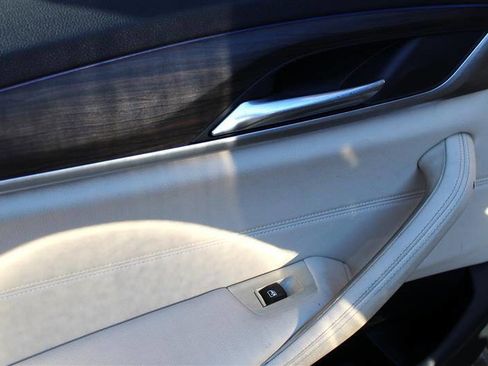 Used 2020 BMW 530i w/ Convenience Package image 31