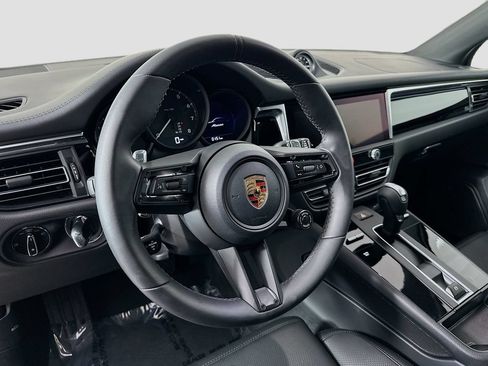 Certified 2026 Porsche Macan AWD/4WD image 12